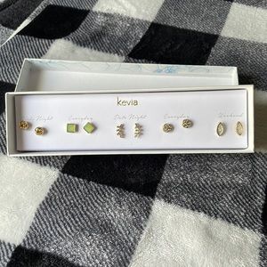 Stud earring set